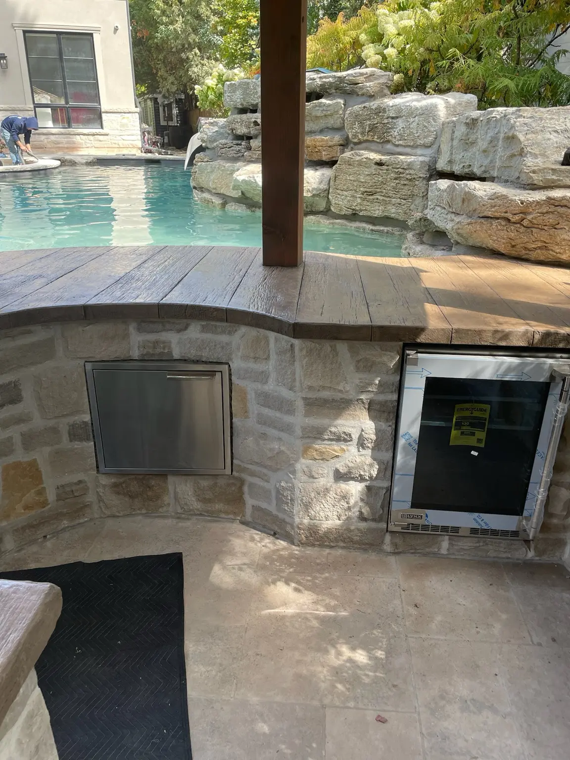 Custom curved outdoor concrete bar