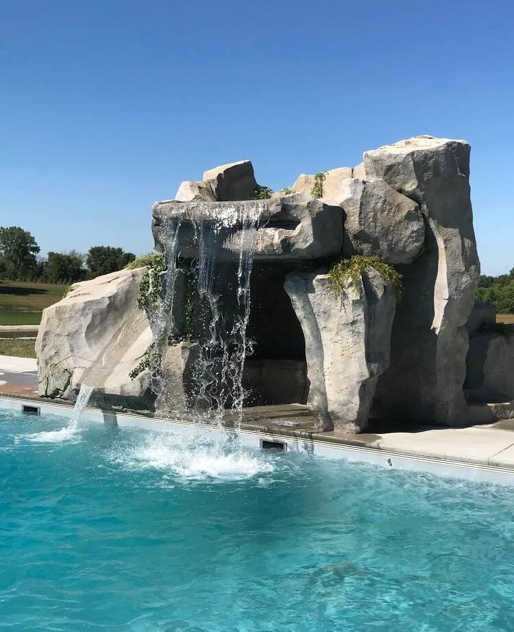 Custom Pools & Water Features